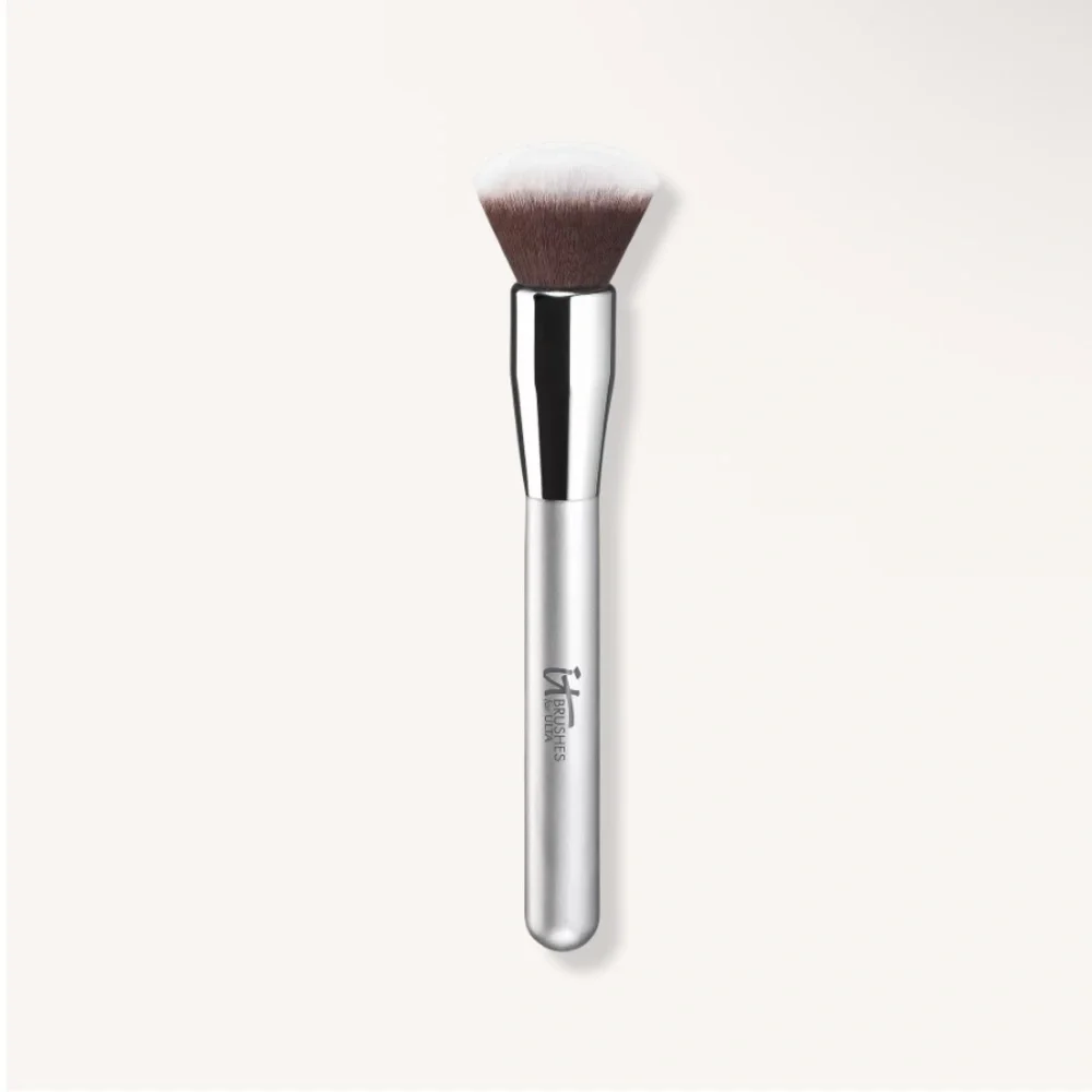 it cosmetics makeup brush